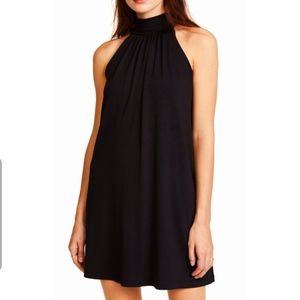 A VELVET HALTER NECK CIRCLE DRESS
